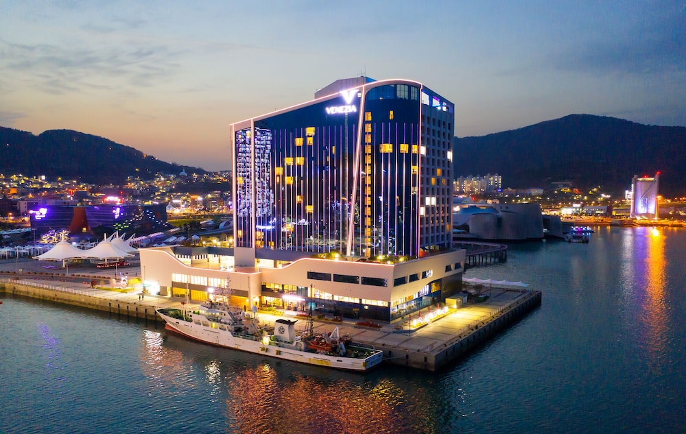 Yeosu Venezia Hotel & Suites 47/50
