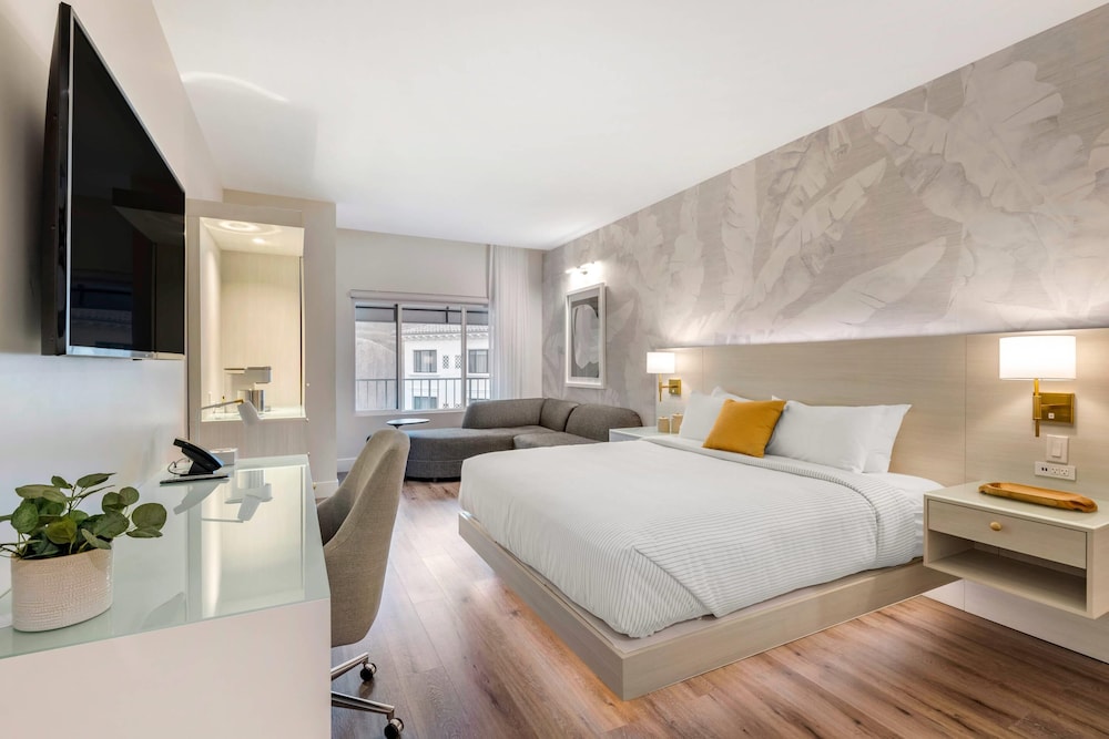 Room at Cambria Hotel Calabasas - Malibu, CALABASAS - CA