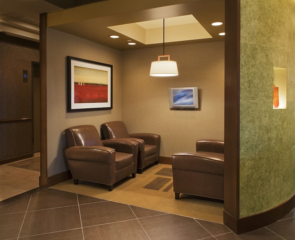 Hyatt Place Indianapolis Airport 35/65