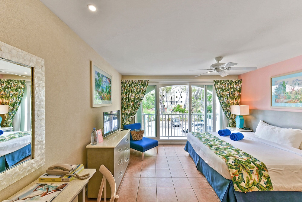 Butterfly Beach Hotel 15/75
