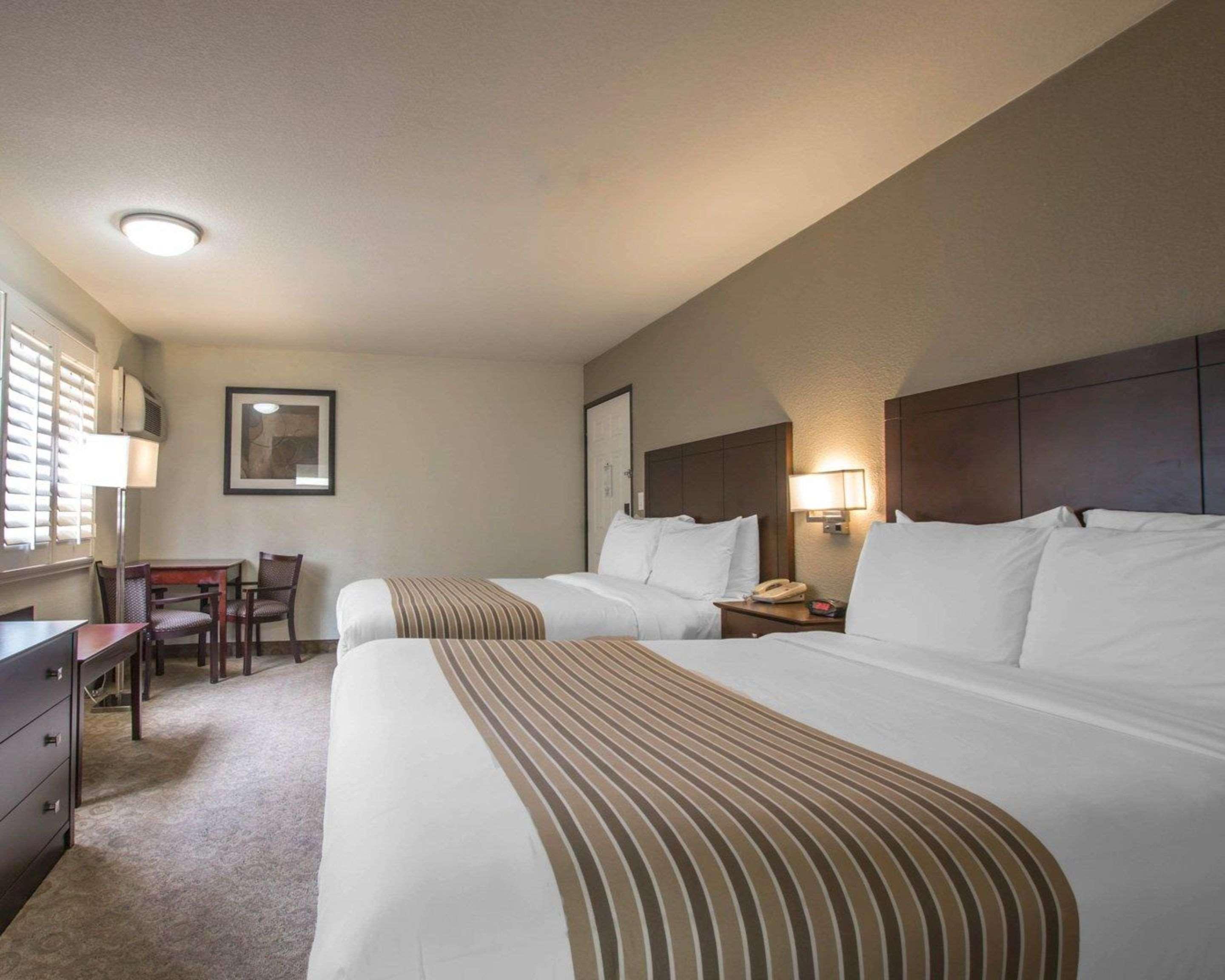 ROOM, 2 QUEEN BEDS