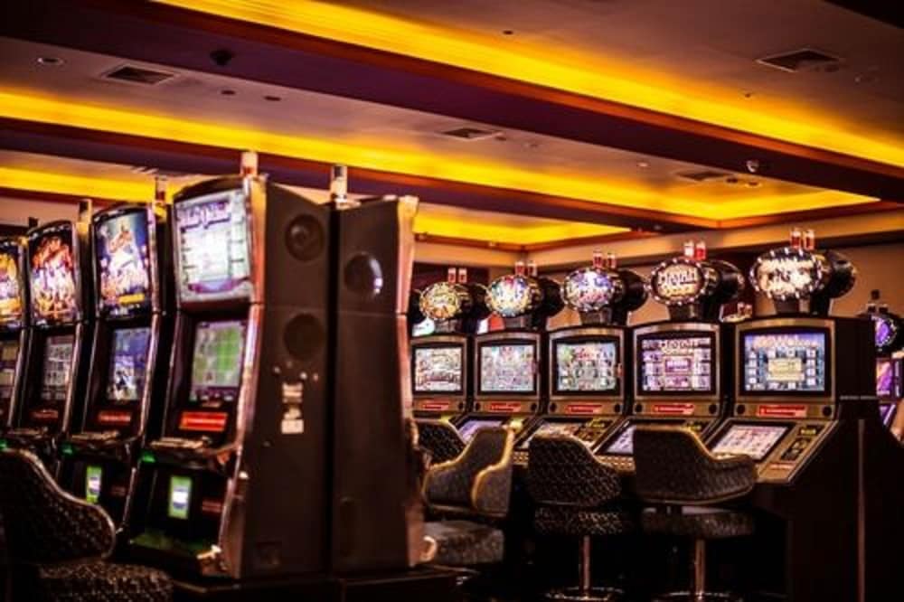 CARNAVAL HOTEL CASINO 25/52