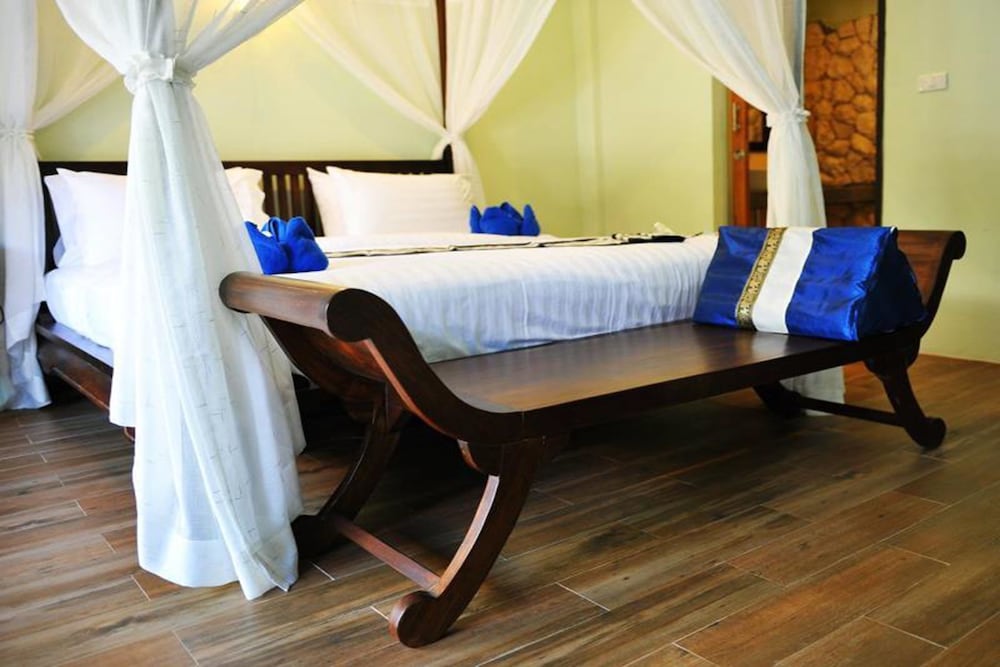 Koh Tao Beach Club 56/67