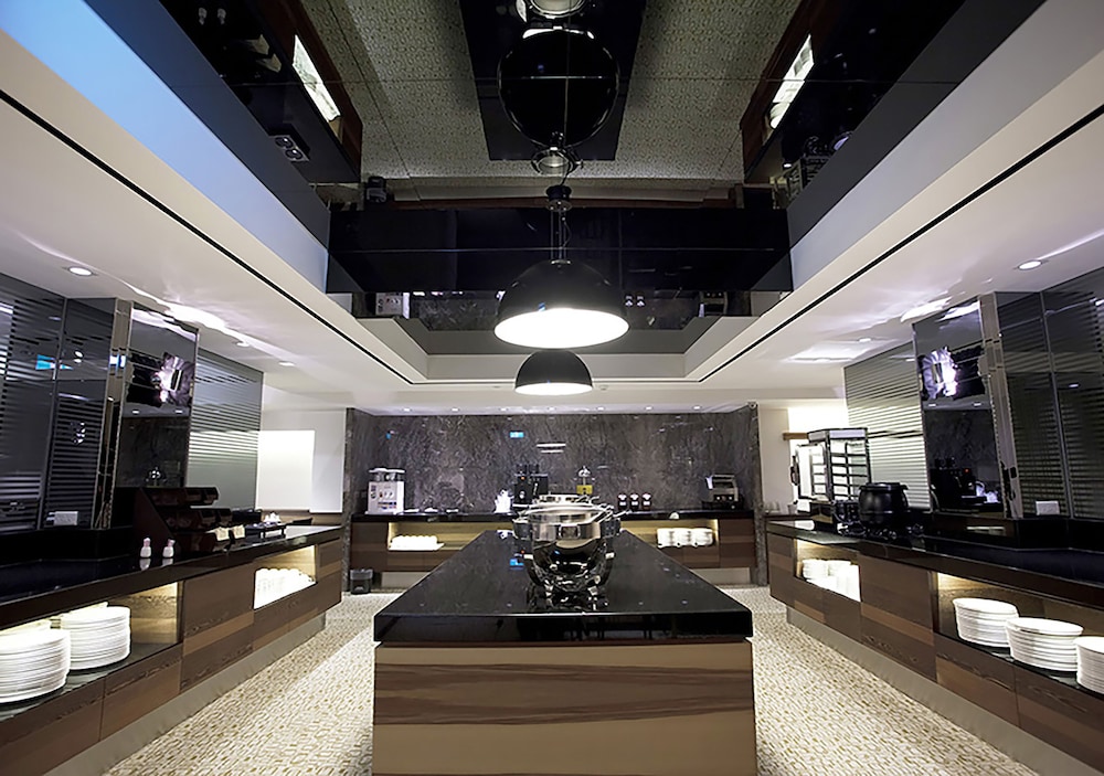 Royal Group Hotel Ho Yi Branch 4/18