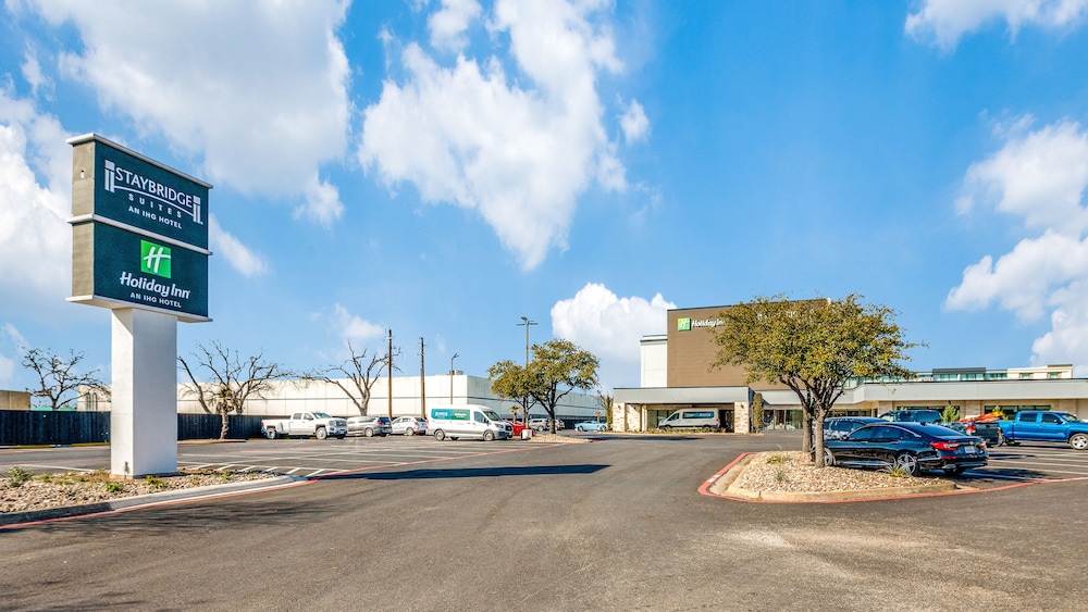 Staybridge Suites Dallas Market Ctr Love Field, an IHG Hotel 40/50