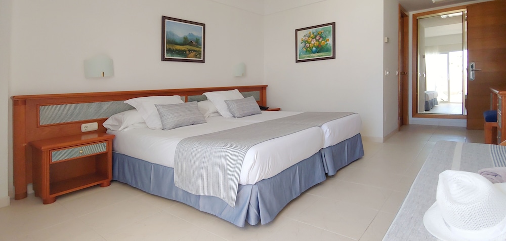 Hotel Rocamarina 23/66