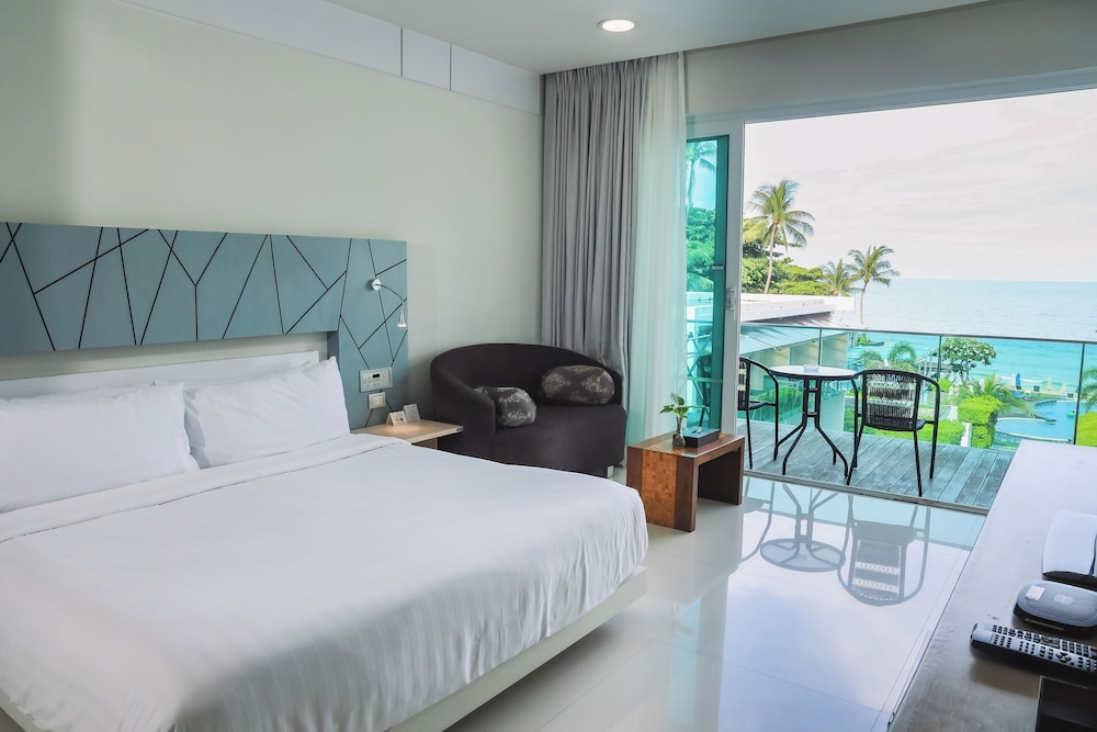 Luxury Sea View Room