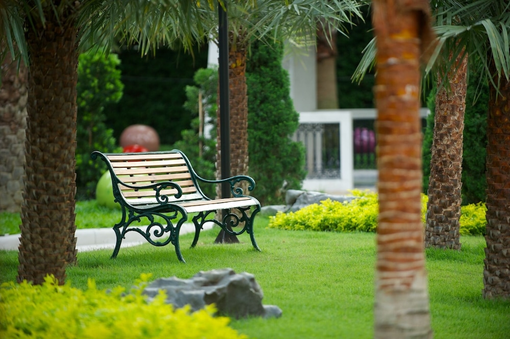 Jasmine Resort Hotel Serviced Apartment 45/50