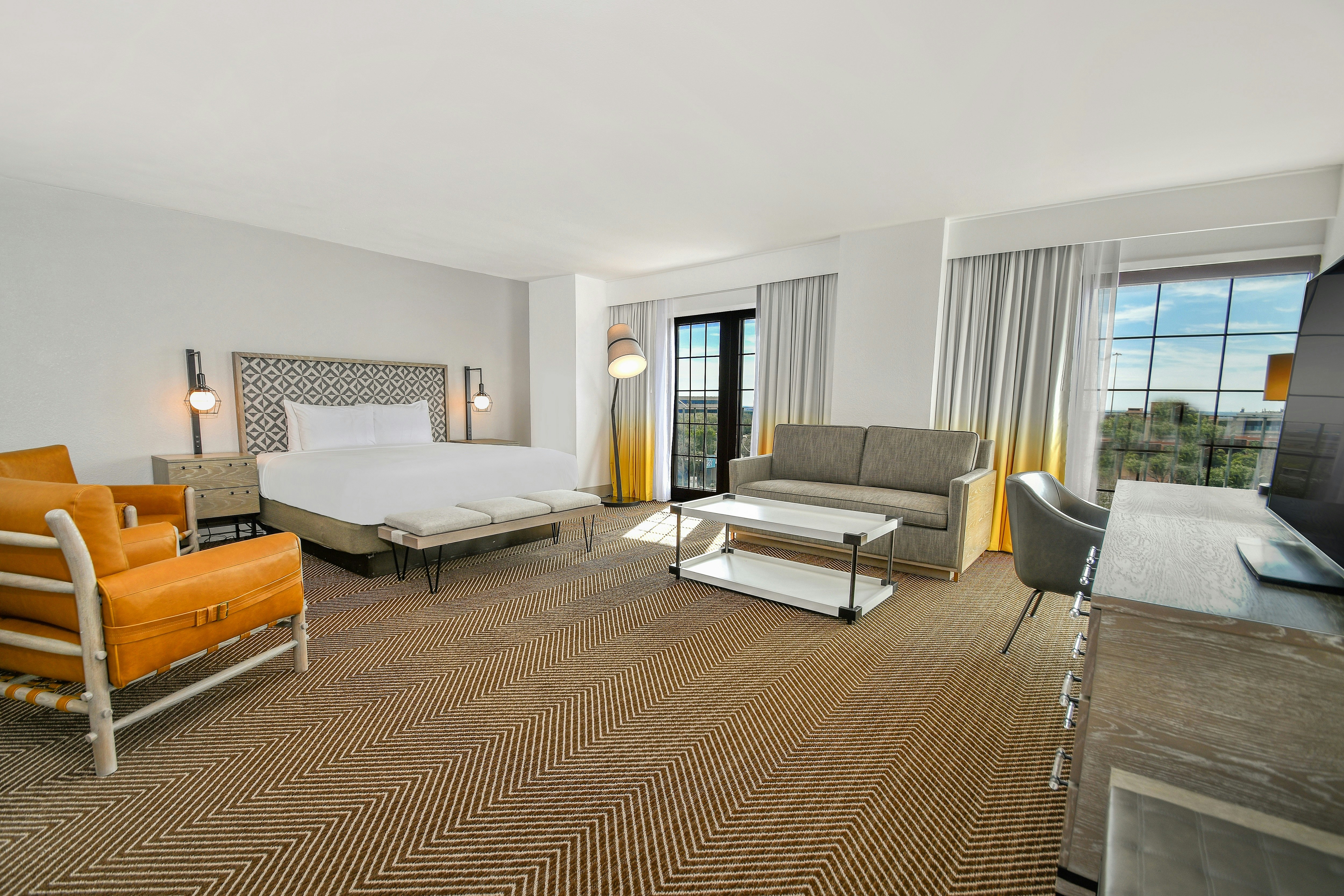 ROOM, KING BED, SOFA, ACCESSIBLE