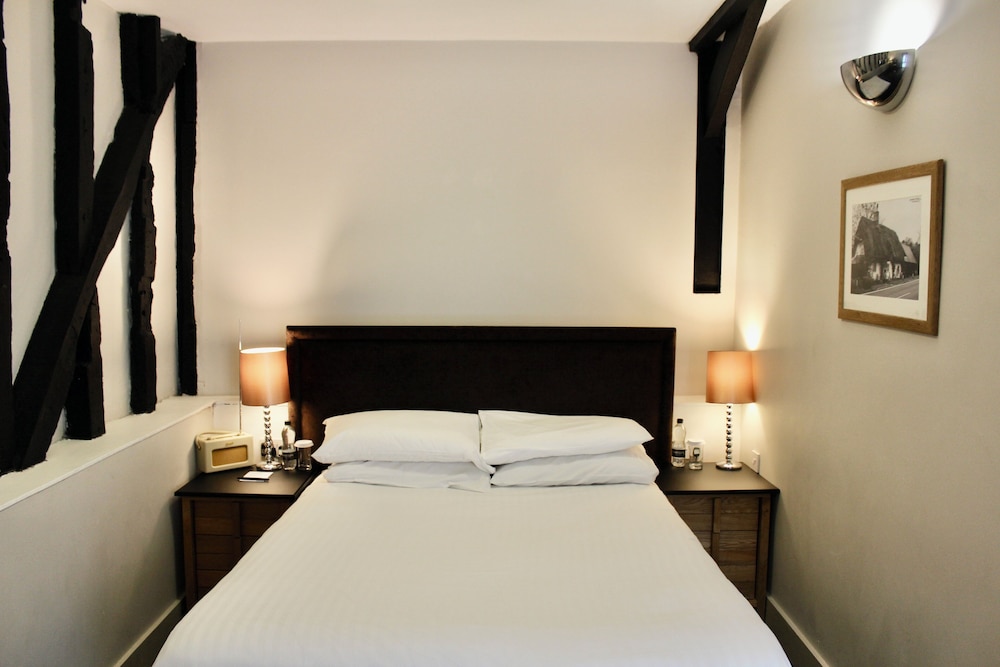 Saracens Head Hotel 7/50