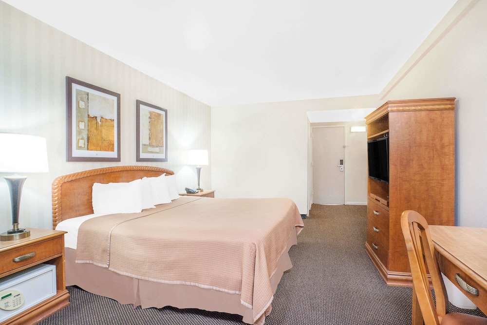 Howard Johnson by Wyndham Atlantic City 23/40