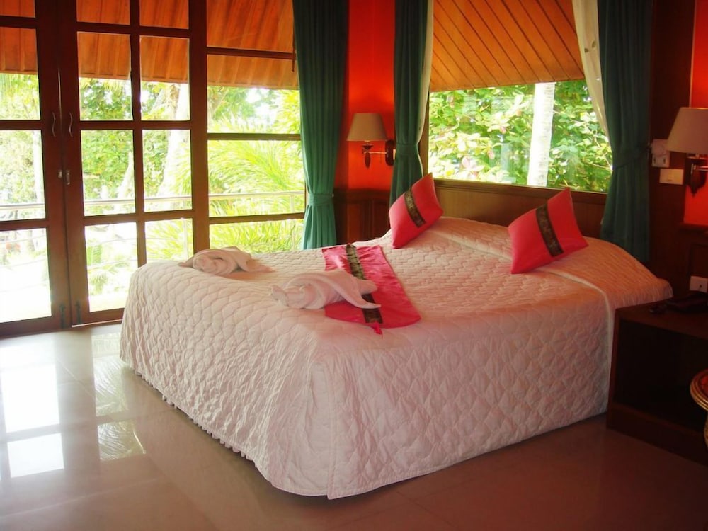 DELUXE, DOUBLE BED, BEACH FRONT, BALCONY