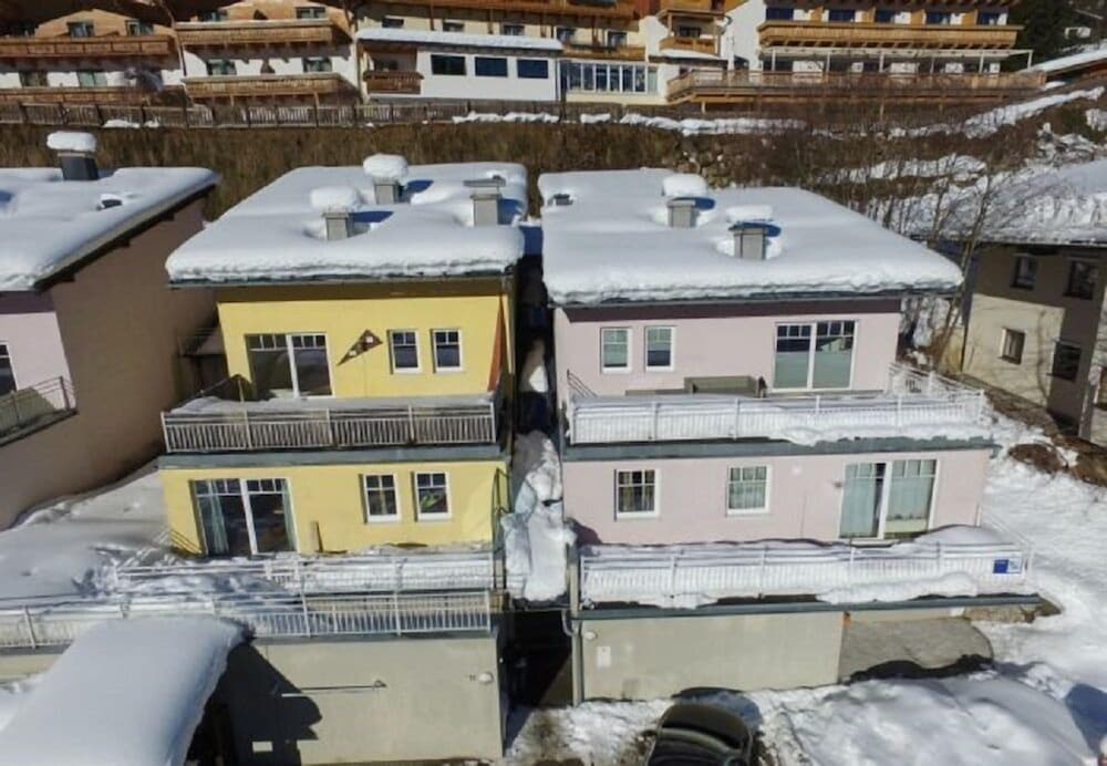 Apartment Summer & Winter Fun I 1/50
