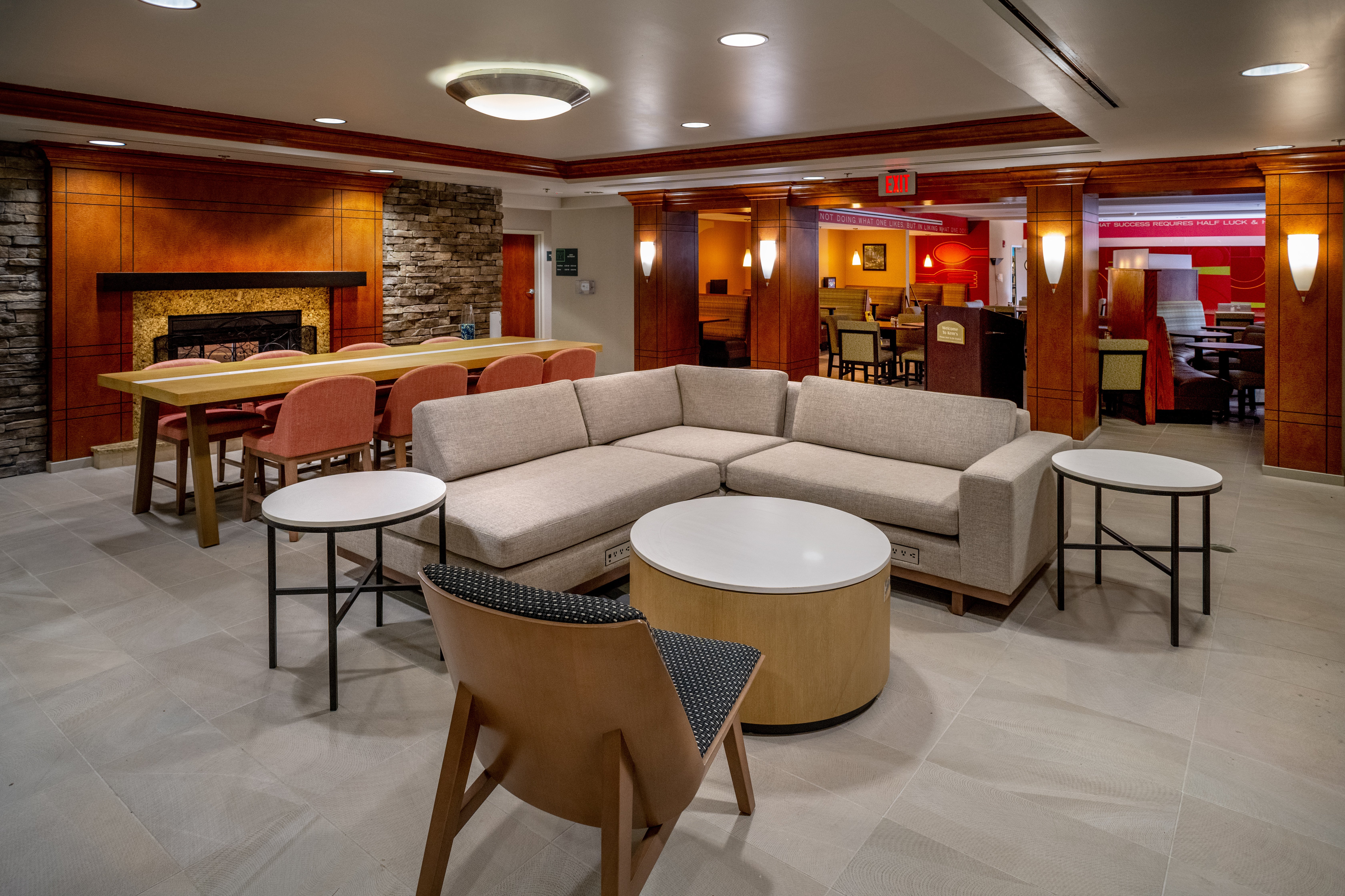 Holiday Inn Hotel & Suites Beckley 36/58