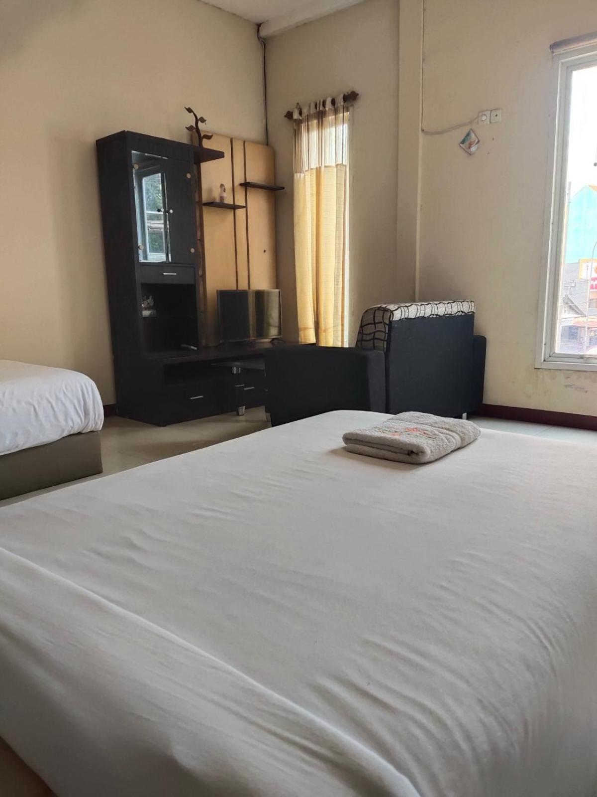 OYO 1239 Mojokerto Classic Homestay 16/41