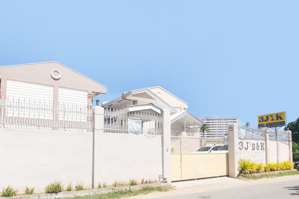 Oyo 556 3JS And K Apartment 2/17
