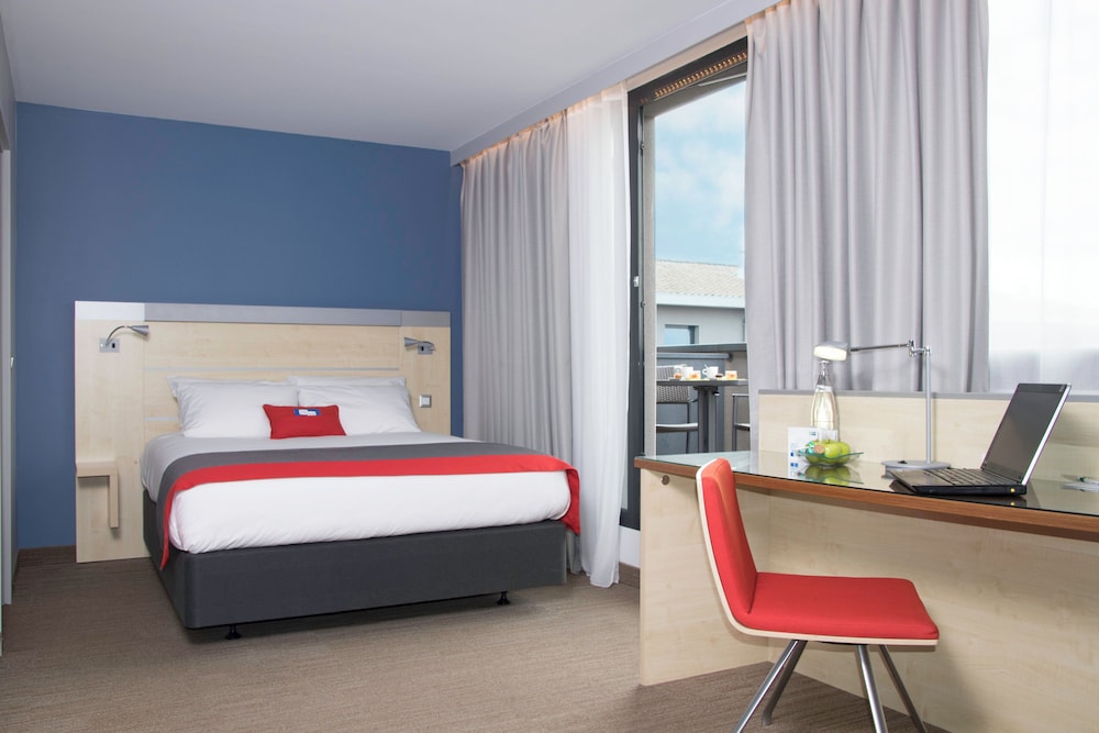 Suite, Queen Bed, Balcony