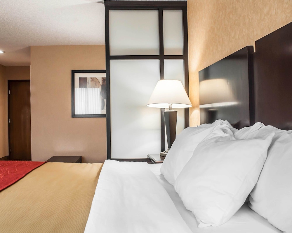 Quality Inn Dunkirk NY 8/36