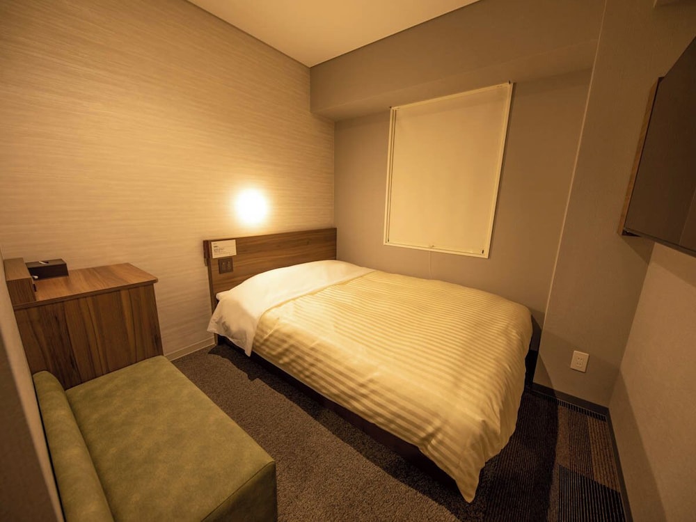 ADJOINING, 2 ROOMS