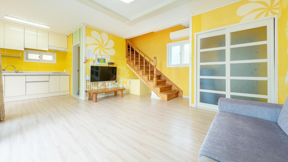Tongyeong Blue House Pension 11/48