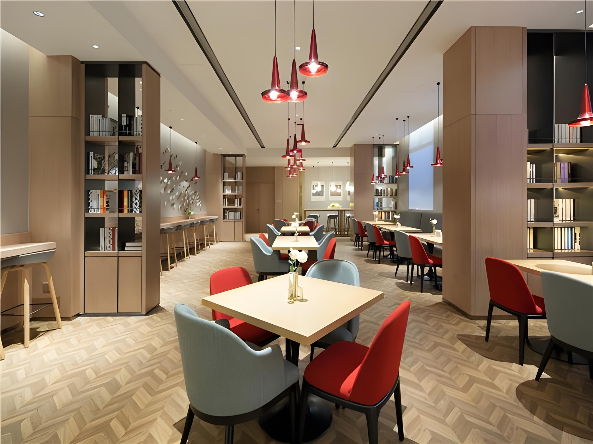 Borrman hotel (Shanghai Hongqiao Railway Station National Exhibition Center Shop) 27/35