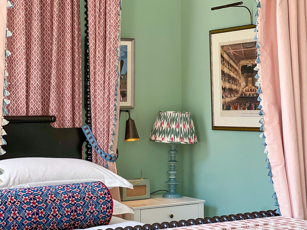 Suite, King Bed