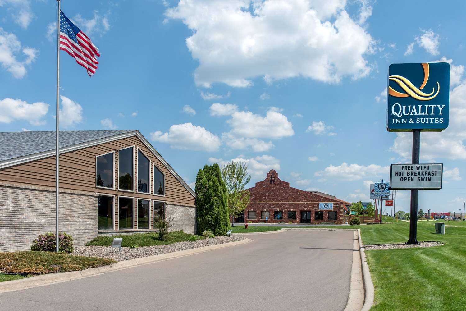 Quality Inn and Suites New Prague MN 23/24
