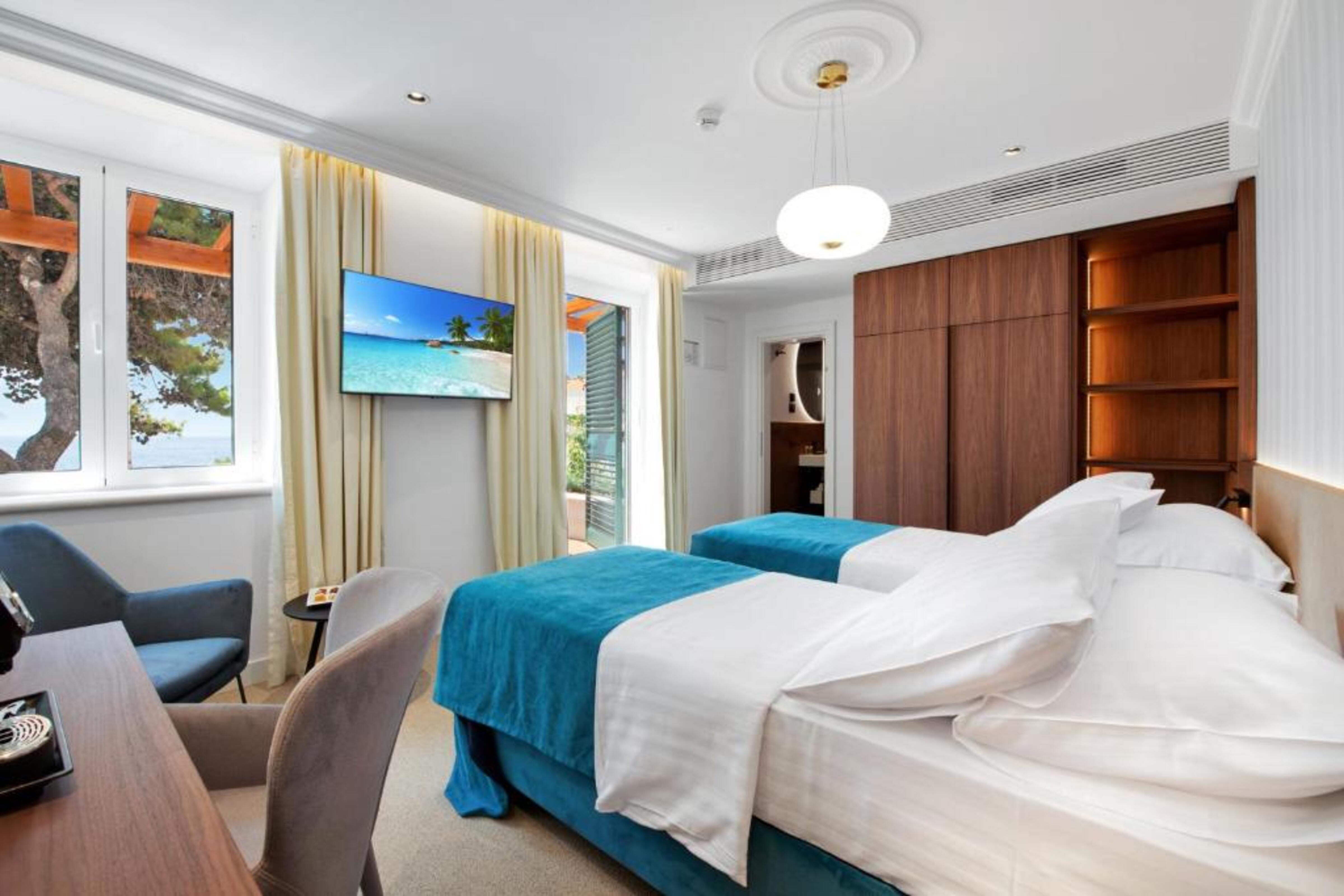 Superior, Sea View, Balcony or Terrace
