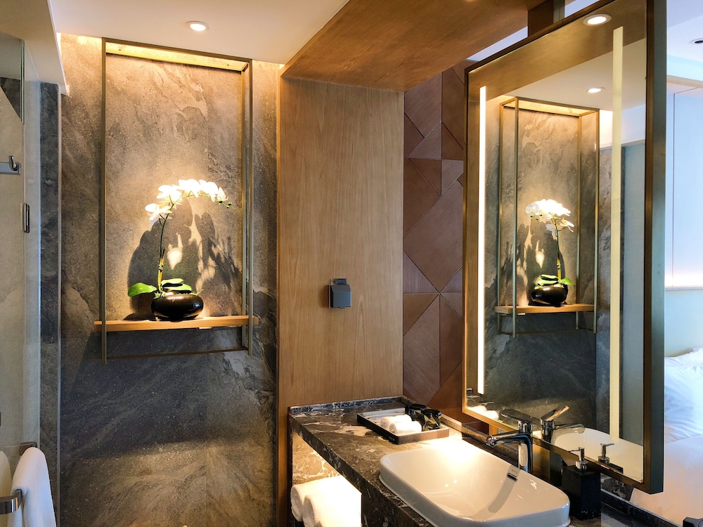 Royce Hotel Shenzhen 44/50