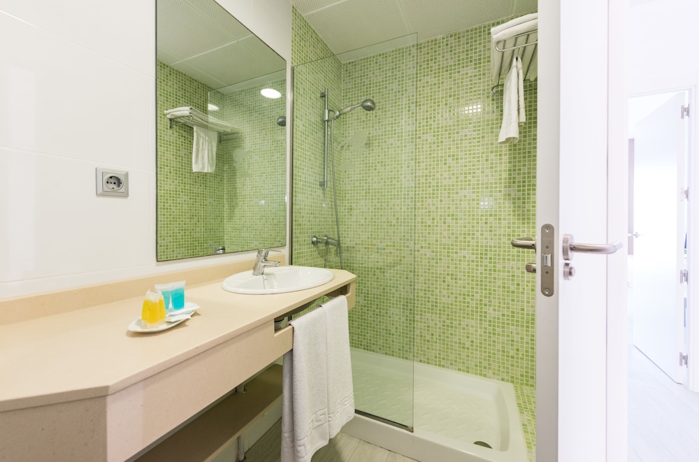 Apartamentos Atlantida 68/70
