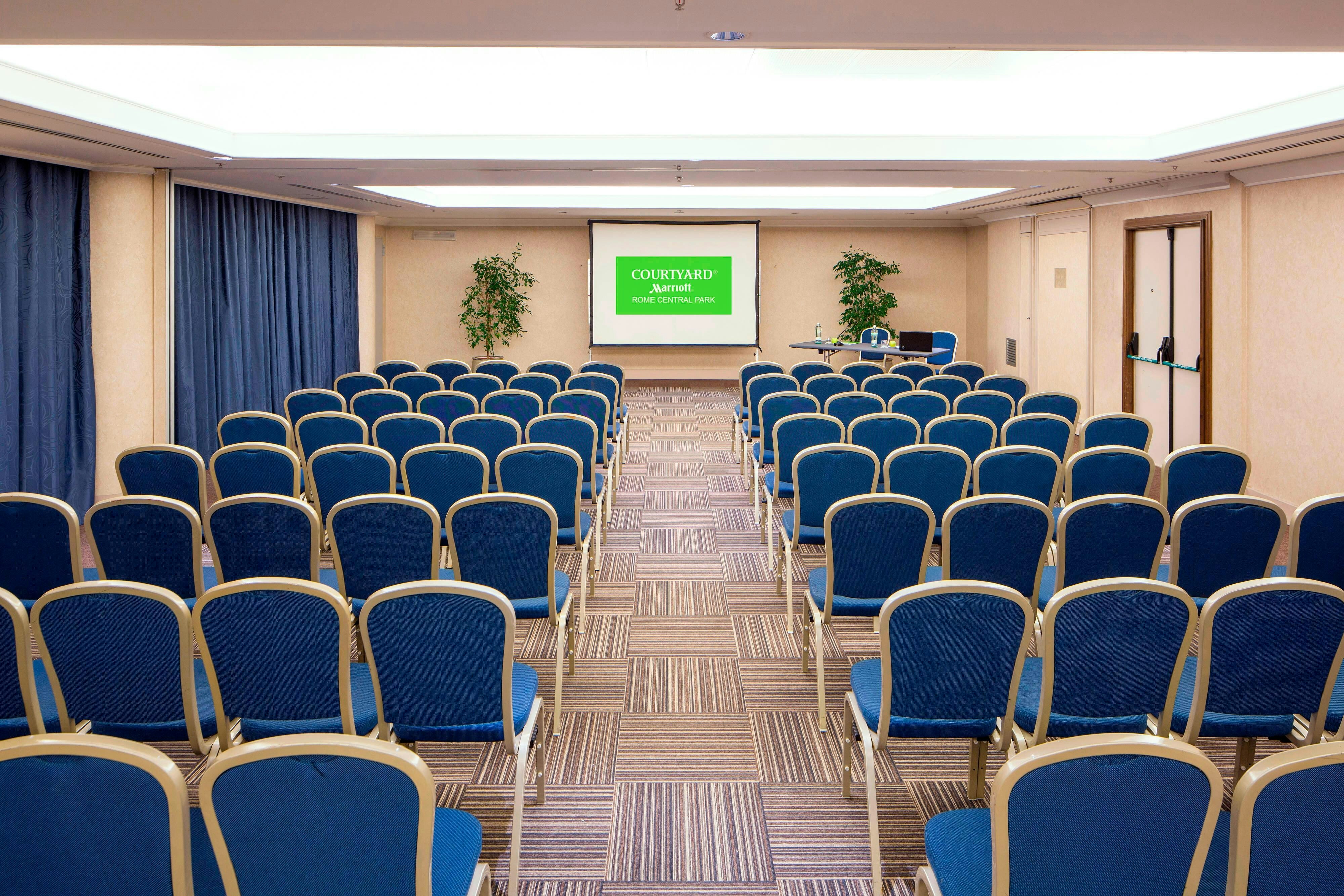 Courtyard By Marriott Rome Central Park 61/72