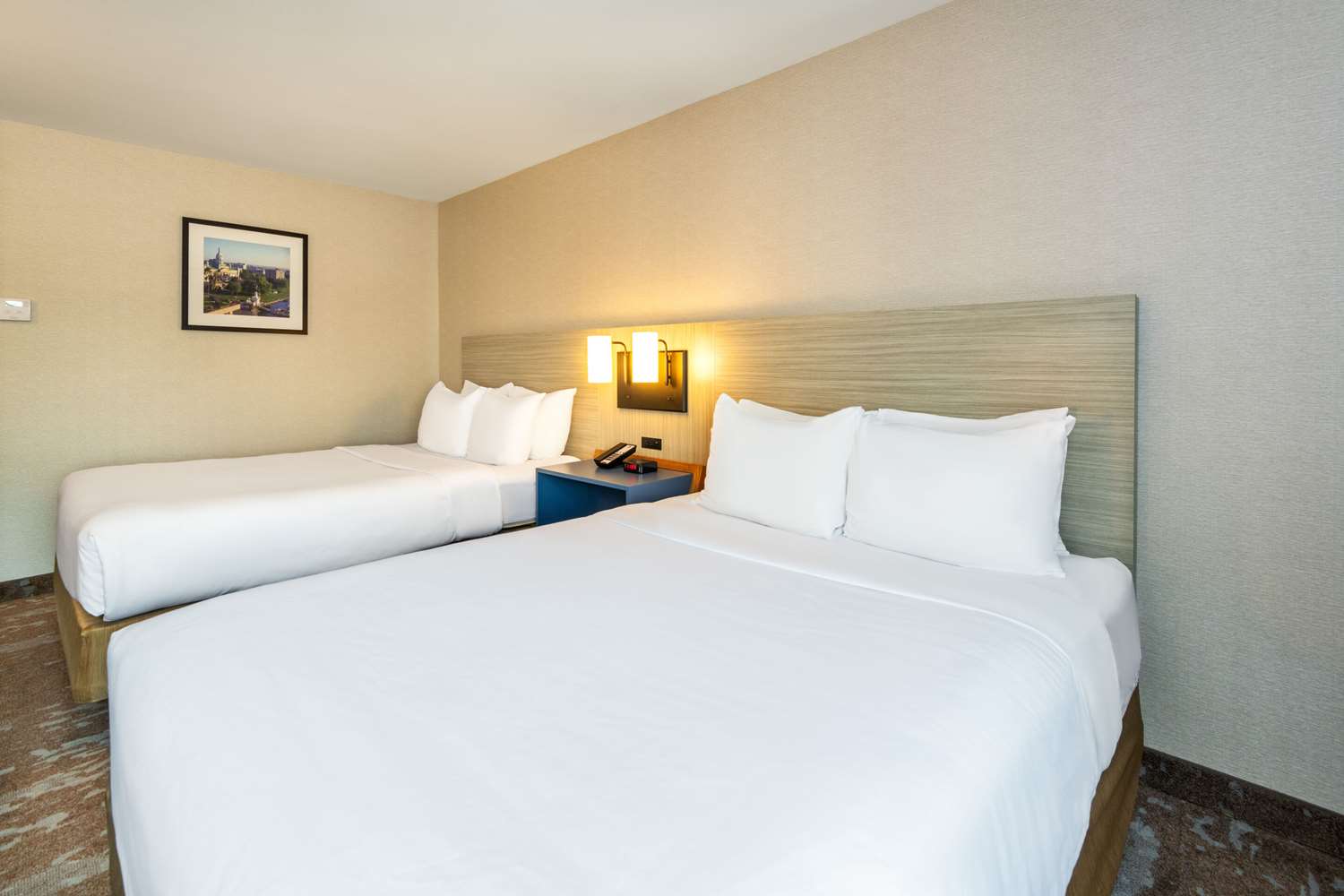 ROOM, 2 DOUBLE BEDS