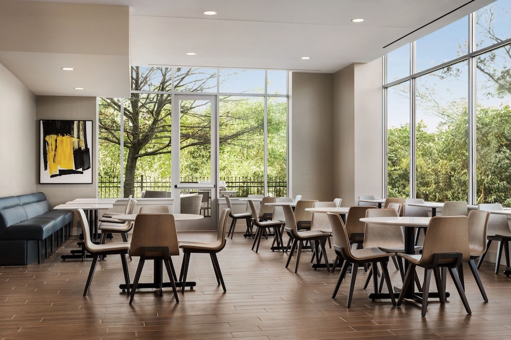 Residence Inn by Marriott New York JFK Airport 18/36