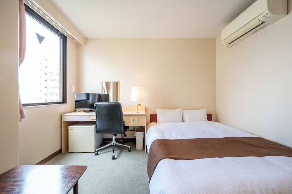 ROOM, DOUBLE BED