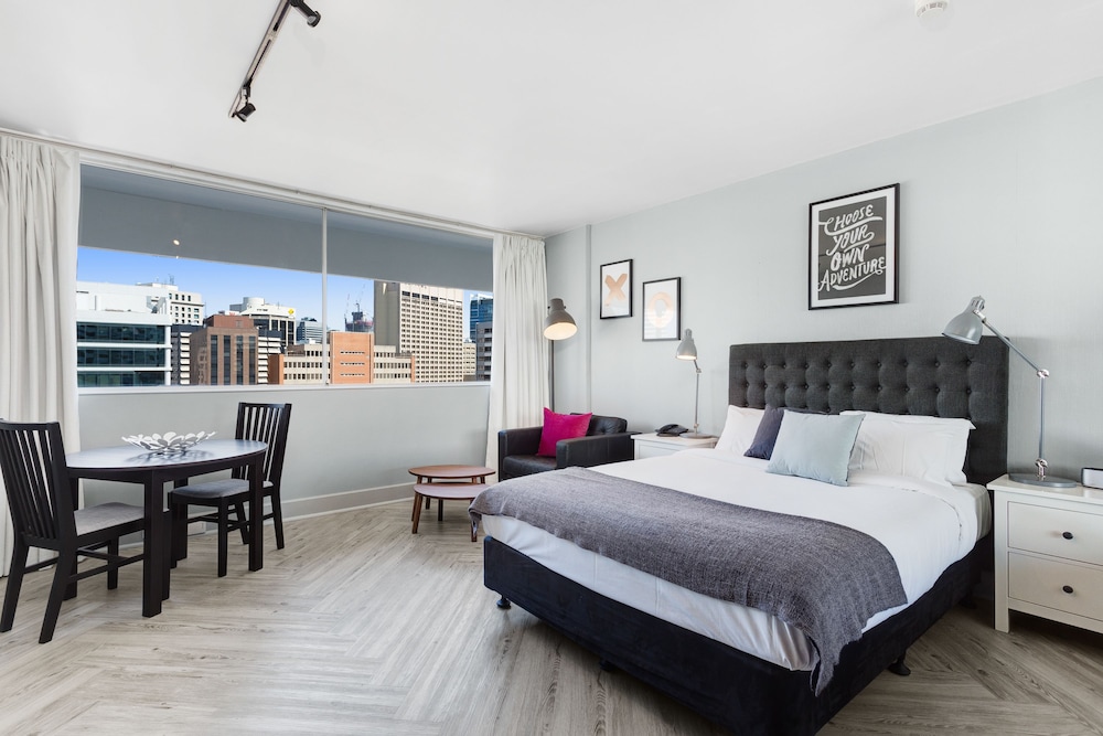 Ridge Apartment Hotel 28/74