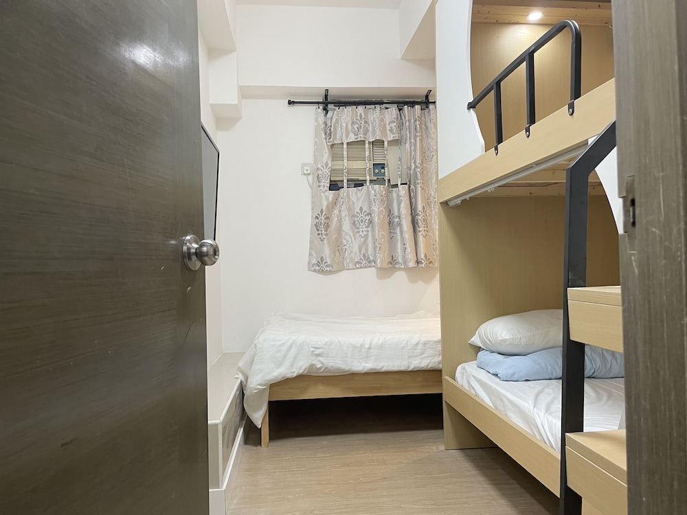 Majestic 7 Guest House 42/66