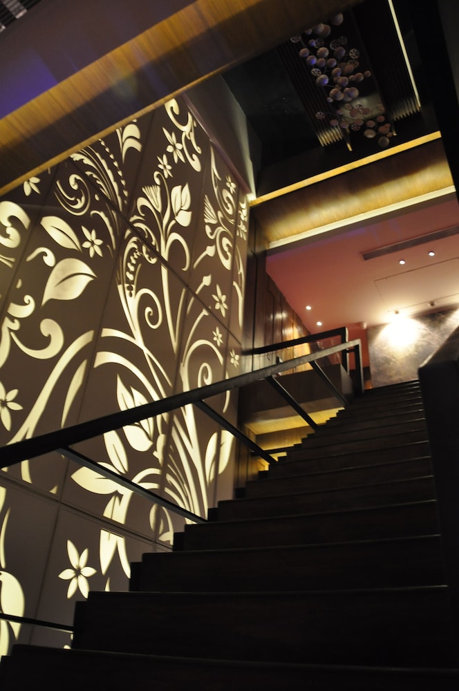 Maya Hotel 12/61