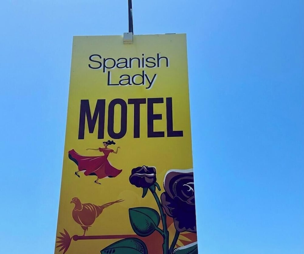 Spanish Lady Motel 16/46