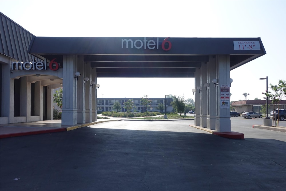 Motel6 Claremont, CA 43/54
