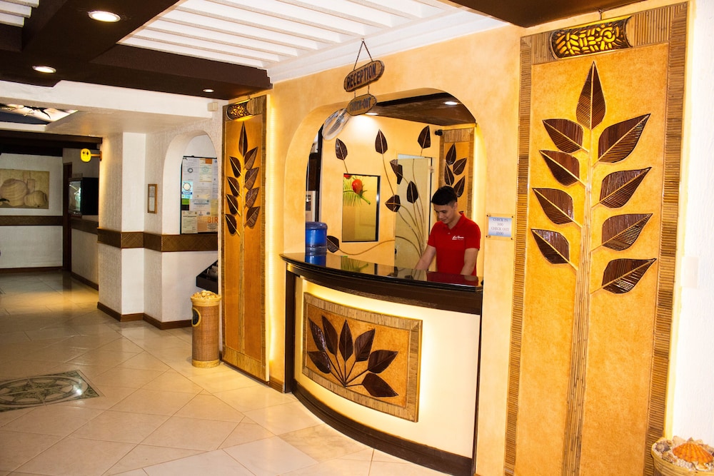 Red Coconut Beach Hotel 8/49
