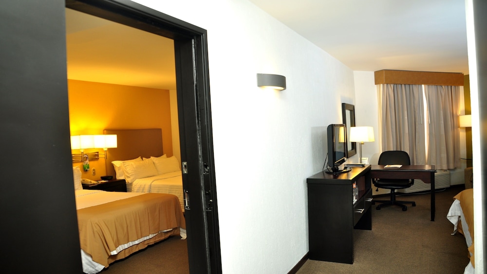 Holiday Inn Tijuana Zona Rio 28/74