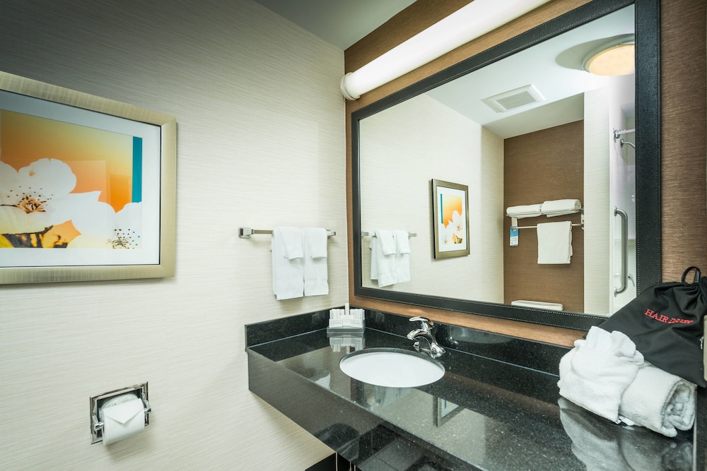 Fairfield Inn & Suites by Marriott Augusta 48/51