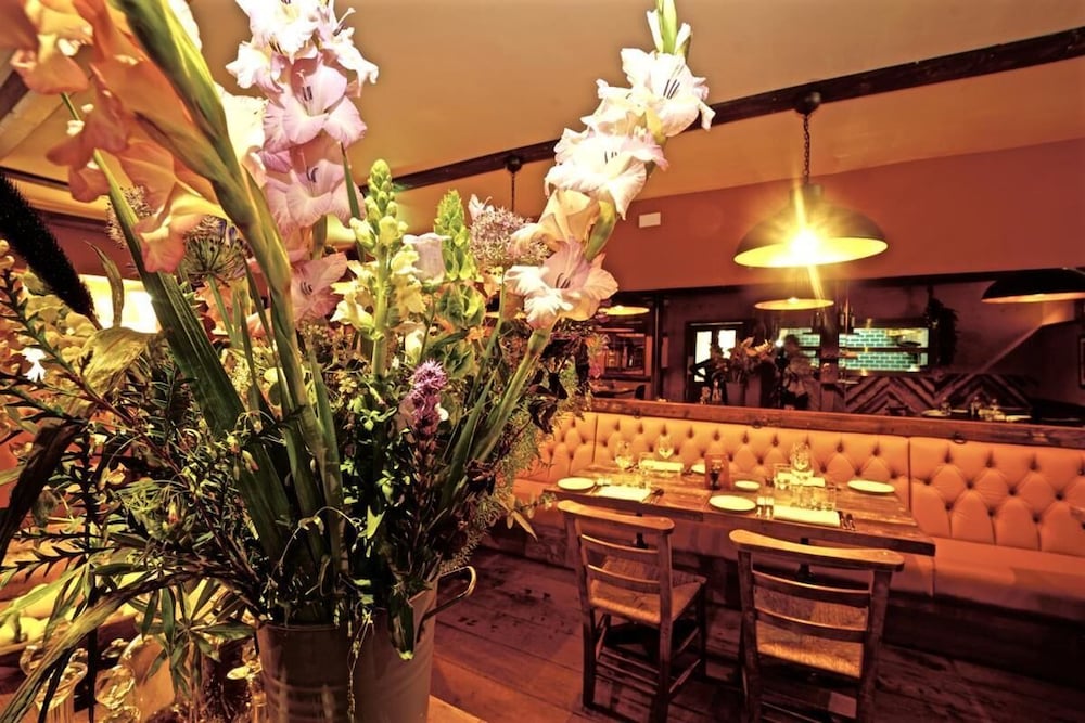 The Bull Hotel 41/47