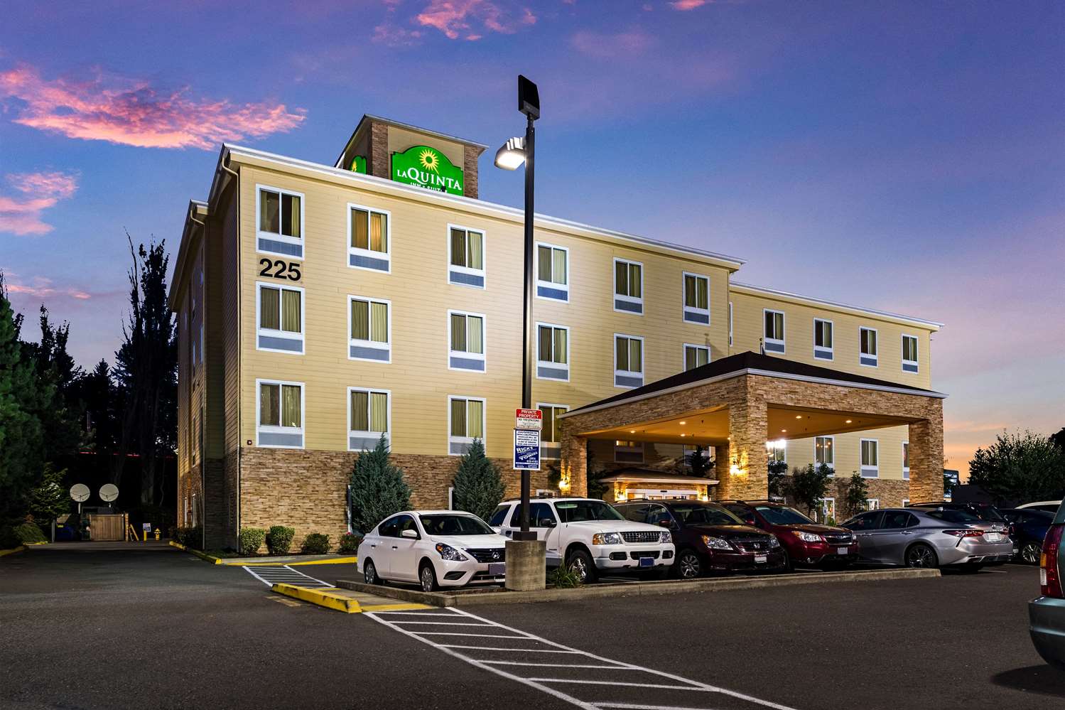 La Quinta Inn and Suites by Wyndham Auburn 18/19