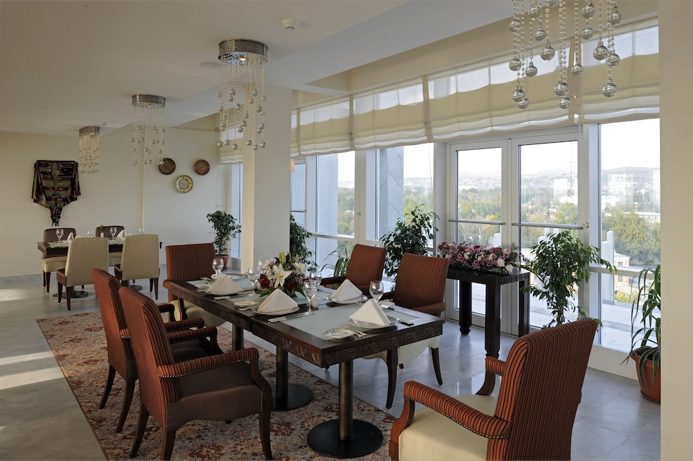 DUSHANBE SERENA HOTEL 59/70
