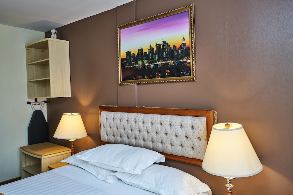 Flushing Hotel 35/60
