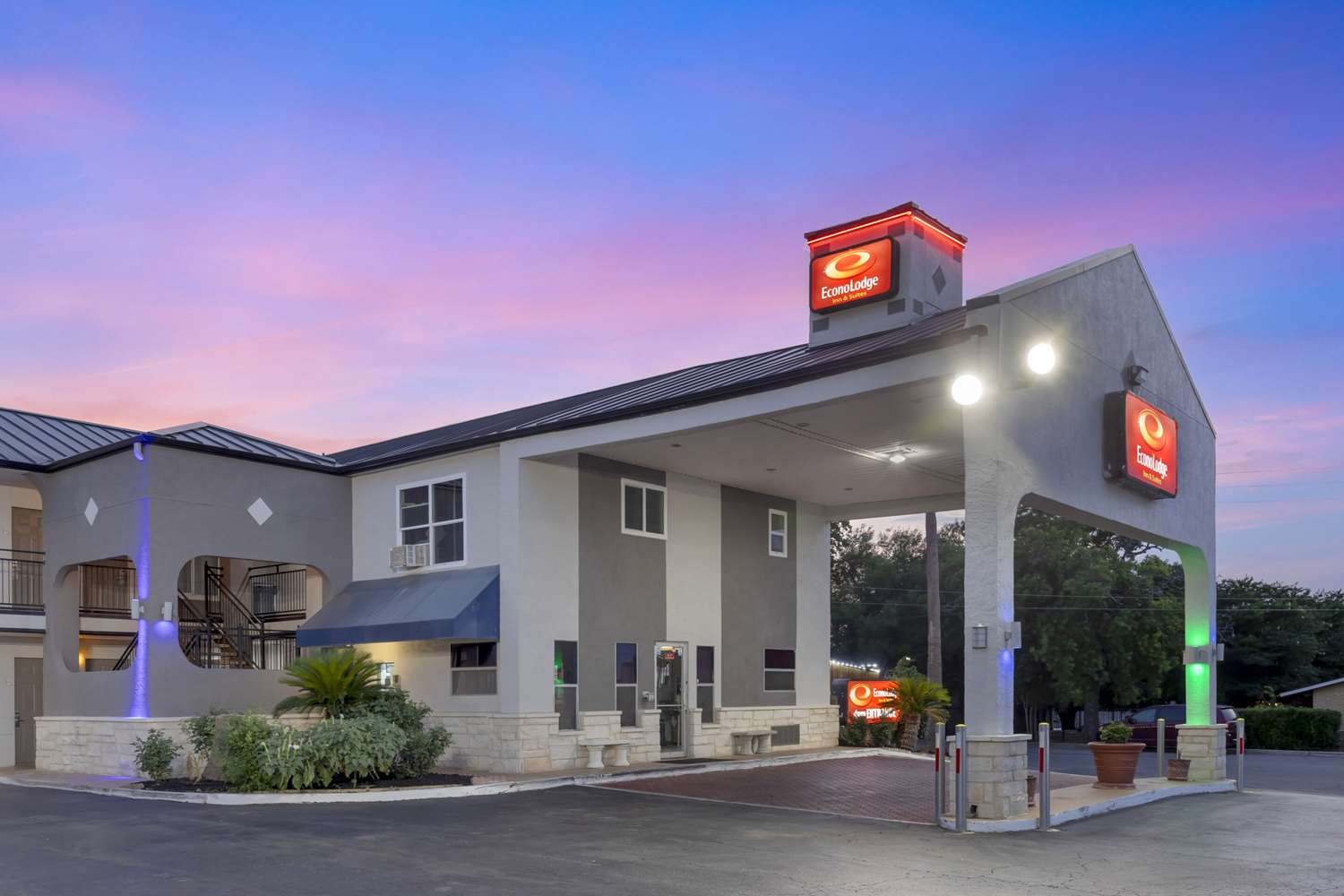 Econo Lodge Inn & Suites Near Lackland AFB San Antonio, TX 3/36