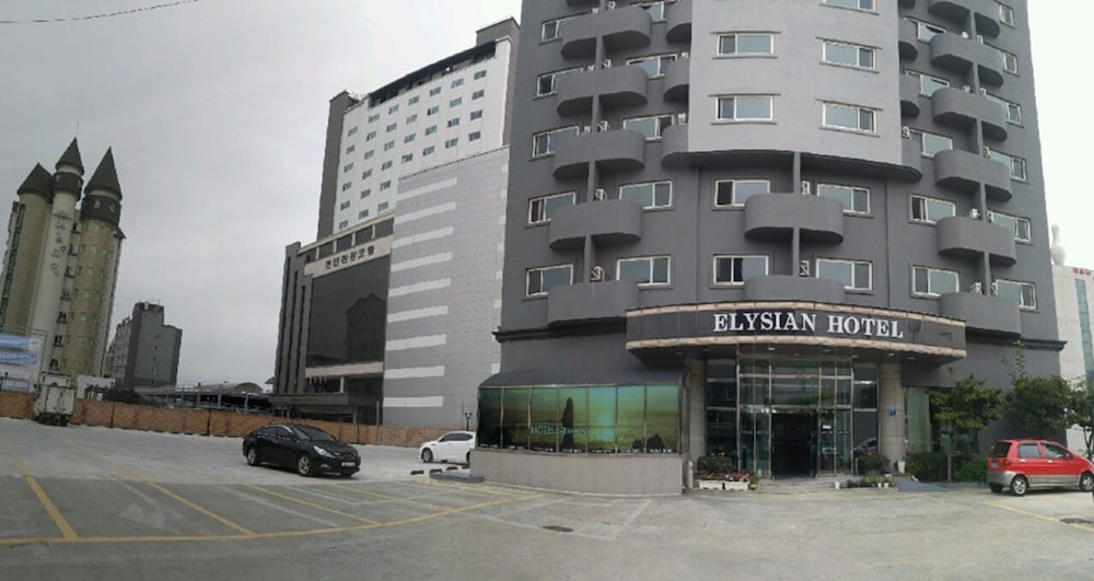 Elysian Hotel 44/50