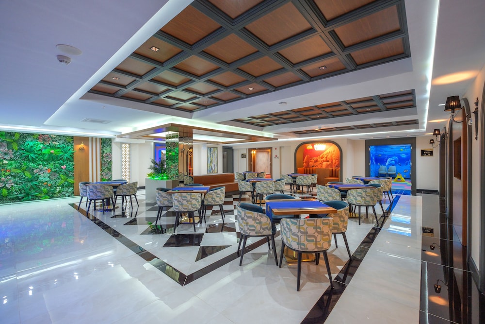 Elysium Deluxe Suites 38/50