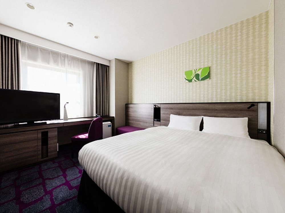 ROOM, DOUBLE BED